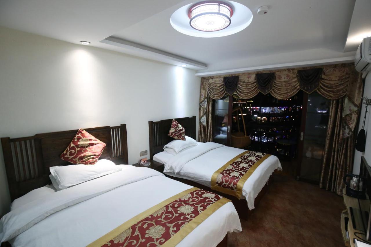 Lqj Riverside Guest House Fenghuang Dış mekan fotoğraf