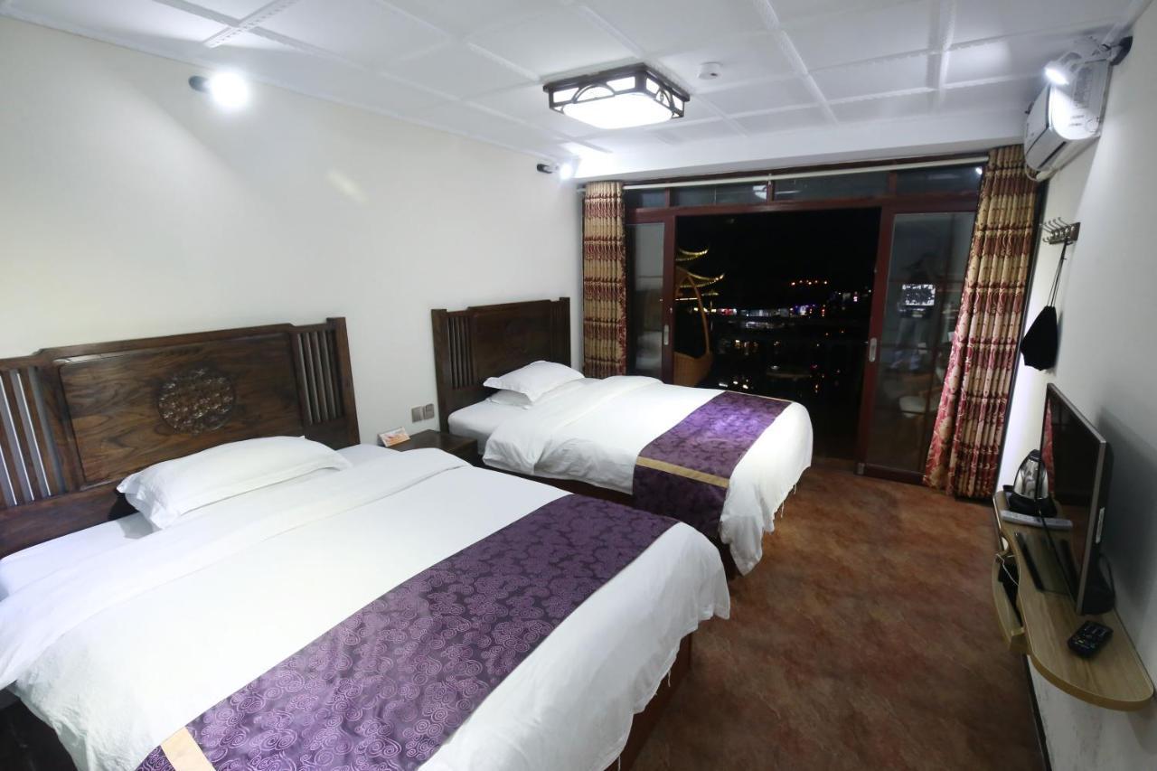 Lqj Riverside Guest House Fenghuang Dış mekan fotoğraf