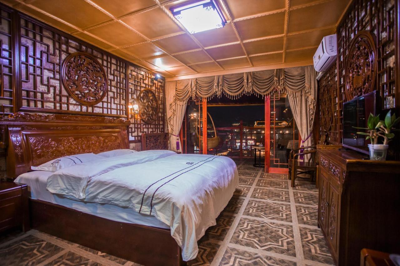 Lqj Riverside Guest House Fenghuang Dış mekan fotoğraf