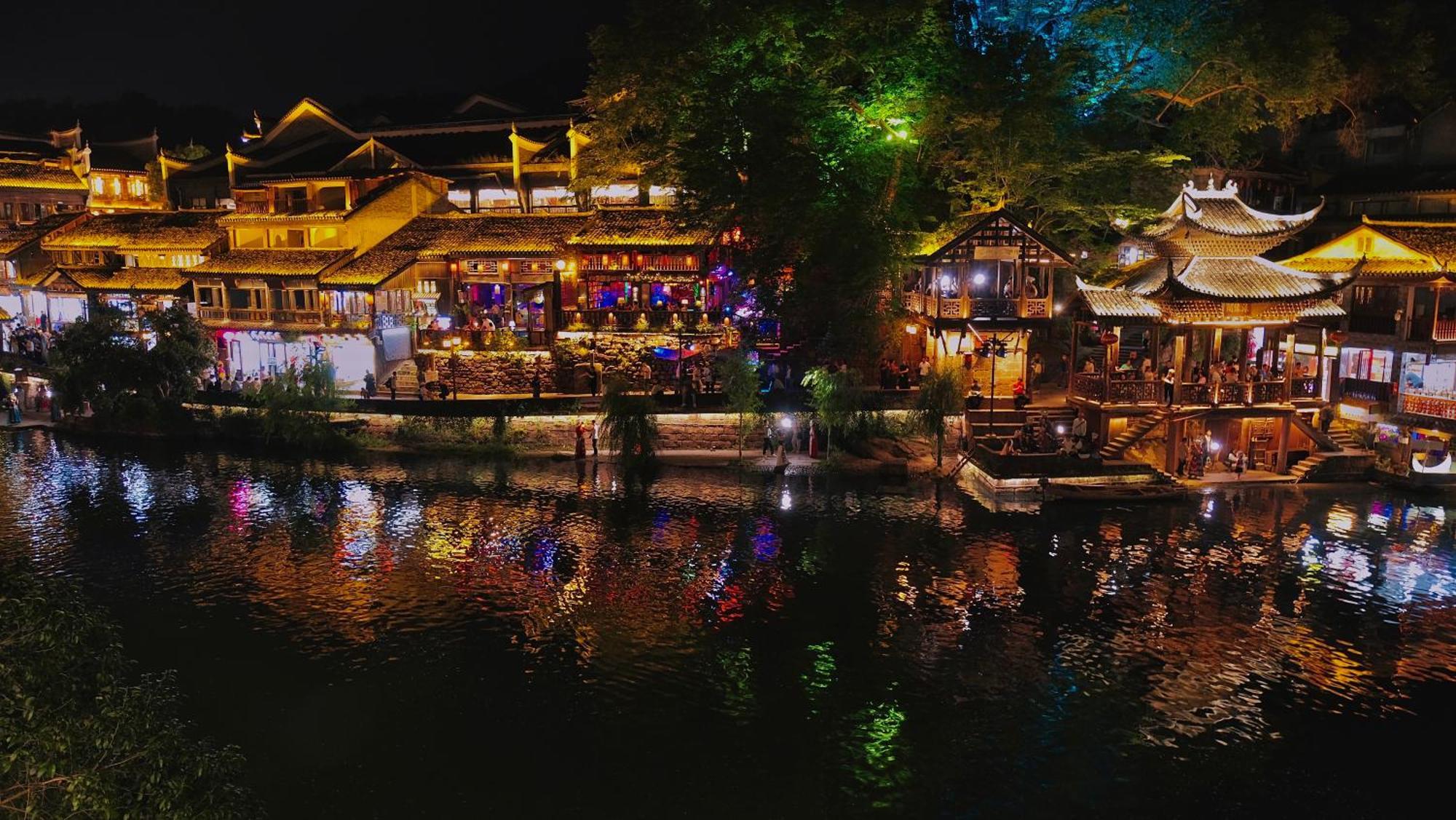 Lqj Riverside Guest House Fenghuang Dış mekan fotoğraf